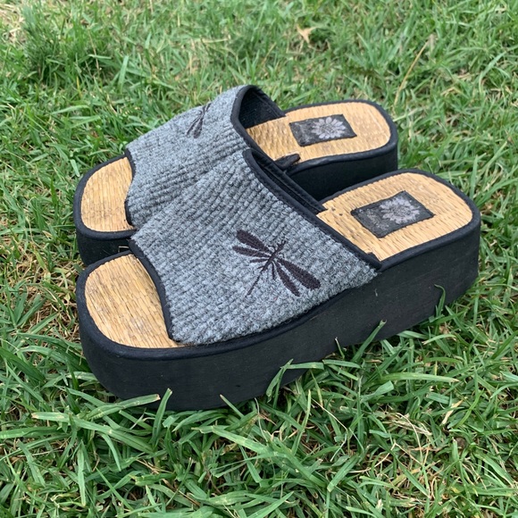 Platforms - Picture 3 of 3